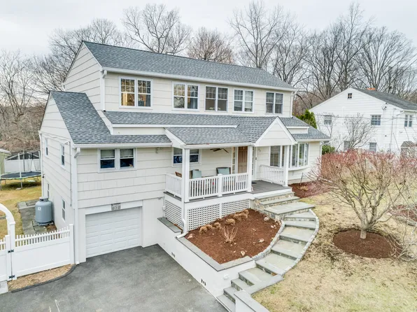 32 Lewis Road, Stamford, CT 06905