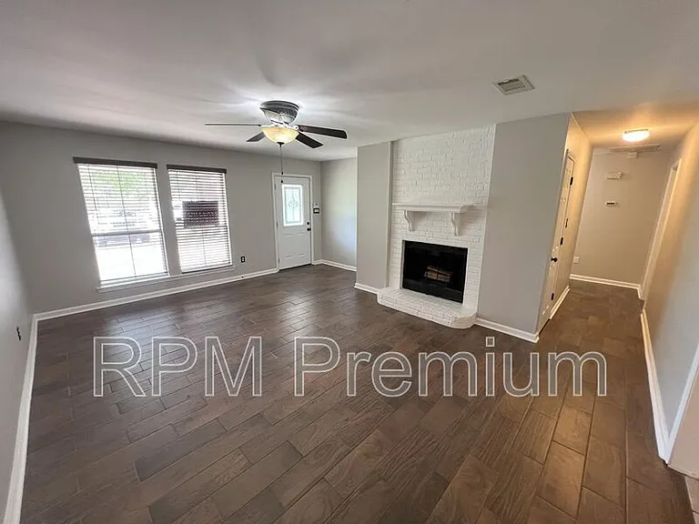 522 Fawn Lake Dr — Photo 4