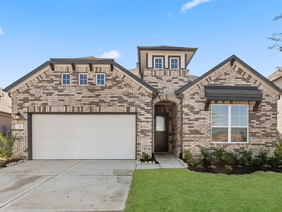 Welcome home to 318 Steam Bend Way located in the community of Brookwater and zoned to Lamar CISD.