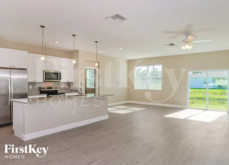 2787 Foster Rd SE — Photo 2