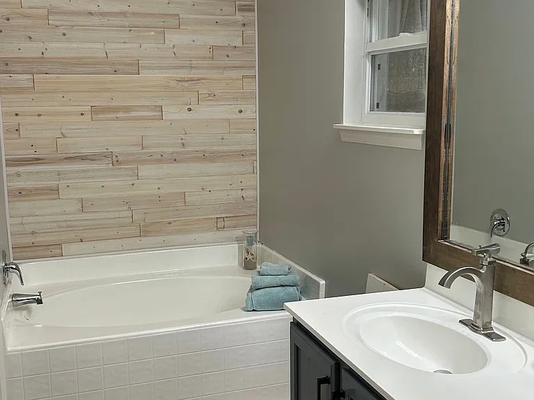 Primary Bath - Soaking Tub
