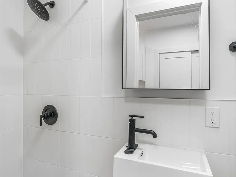 500 Monroe St #8 — Photo 14
