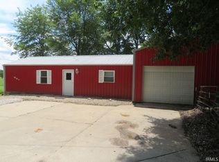 1060 Webb Rd, Loogootee, IN 47553