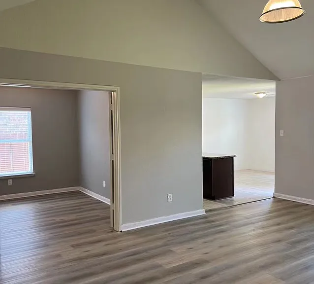 1221 Arizona Dr — Photo 5