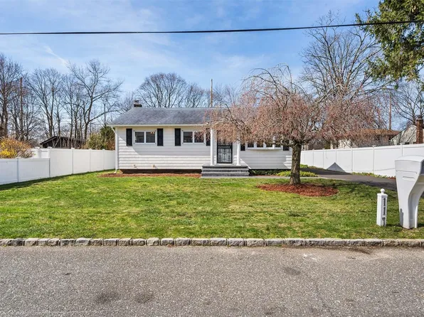 117 N Arizona Road, West Babylon, NY 11704
