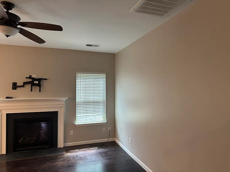 625 Stonebridge Ln — Photo 5