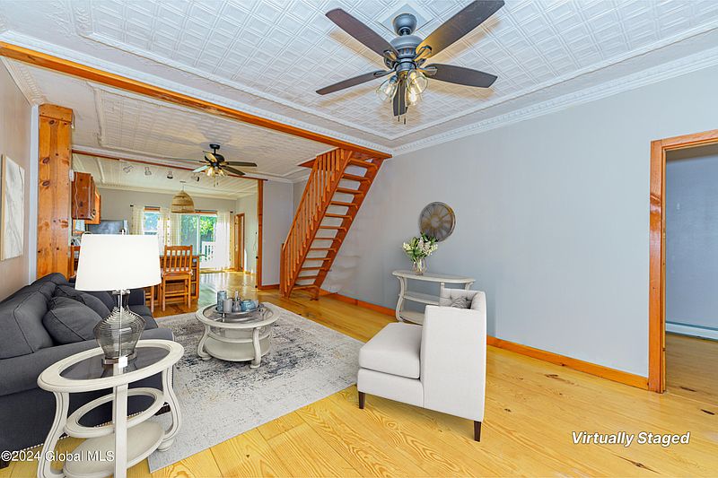 4th image of 35 Lincoln Avenue