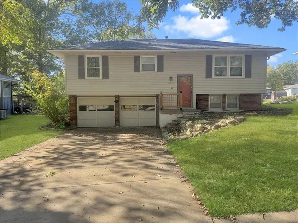 1109 NE 10th St, Blue Springs, MO 64014