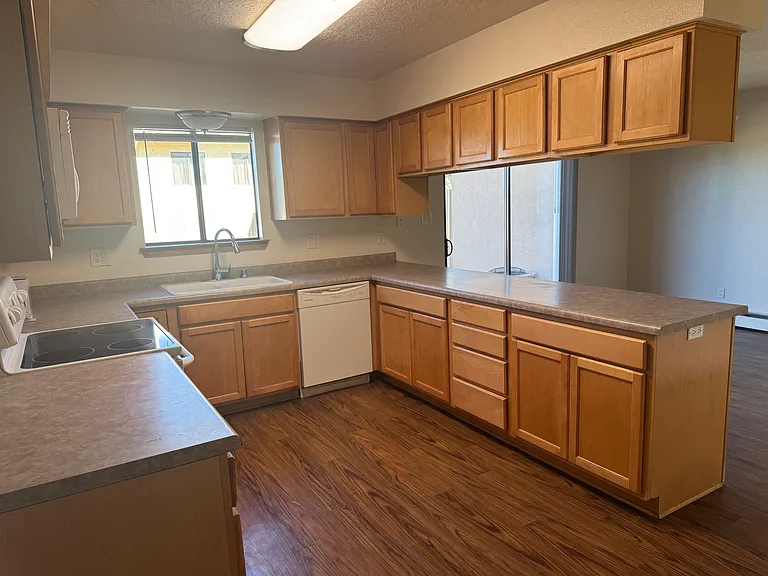 2801 Nakomis Dr NE — Photo 8