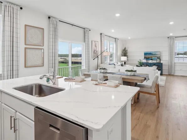 133 Malibu Dr, Egg Harbor Township, NJ 08234