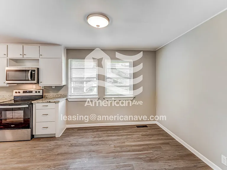 1019299_005_dining_room_12792137.jpg