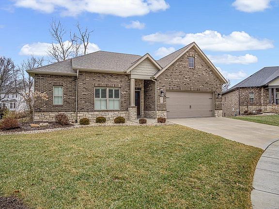 2nd image of 132 Knights Bridge Ln