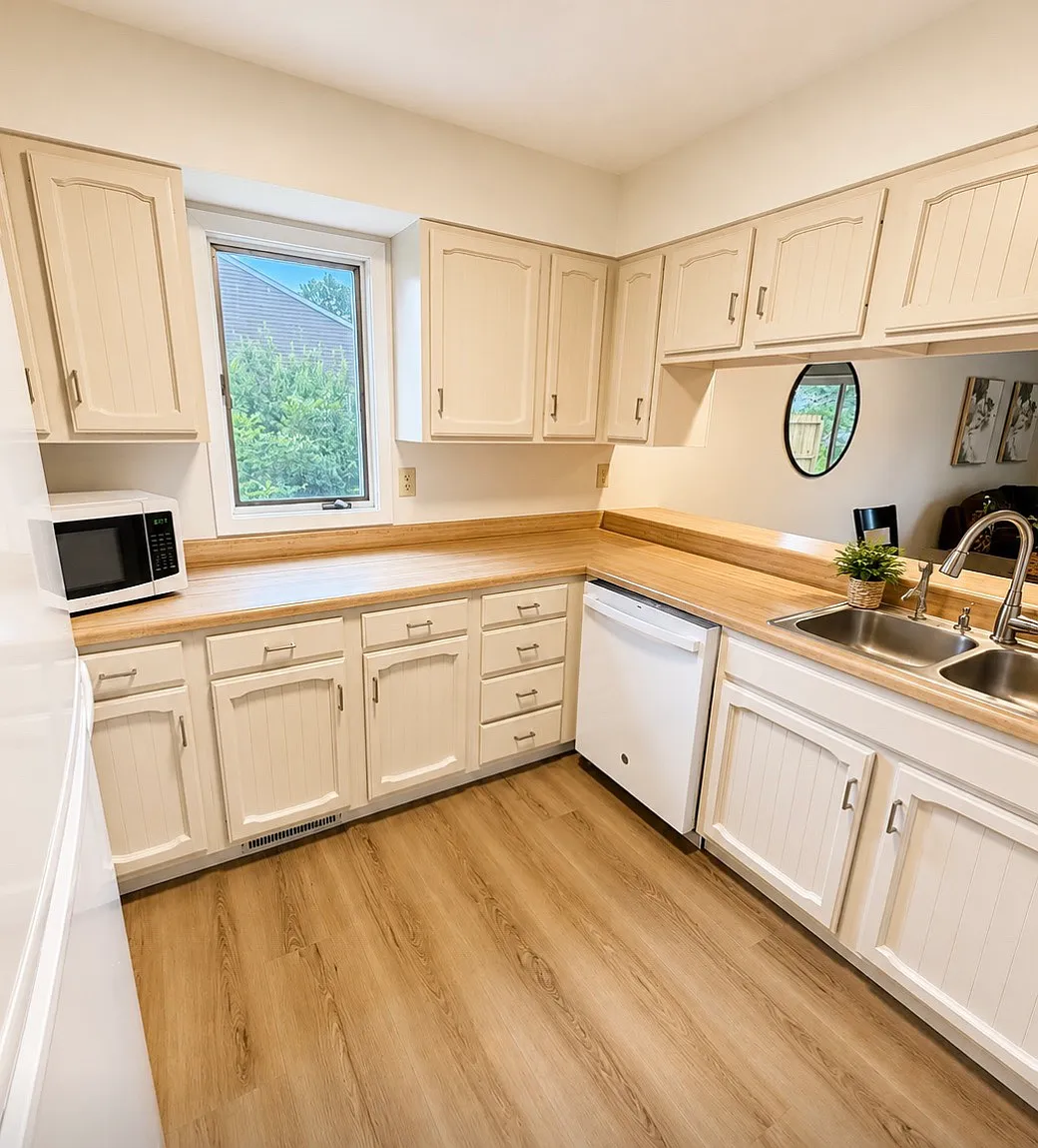 2 bed, 1.5 bath, 1000 sqft, $3,000 — Photo 3