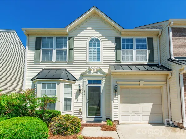 130 Autumn Falls Dr, Lake Wylie, SC 29710
