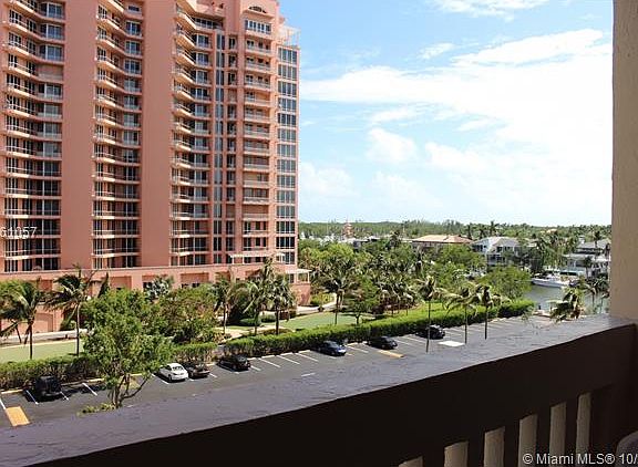 3rd image of 90 Edgewater Dr APT 610