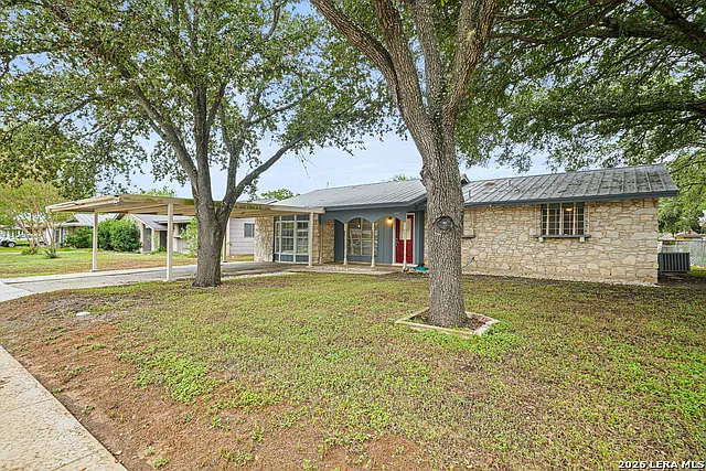4 bed, 2.0 bath, 1248 sqft, $1,495 — Photo 2