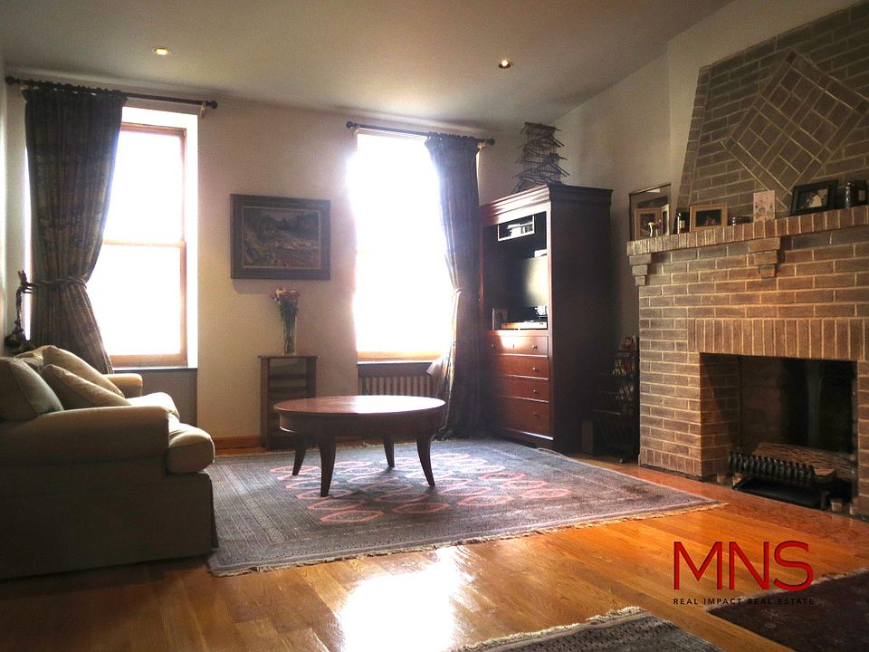1st image of 46 Saint Marks Pl APT 9