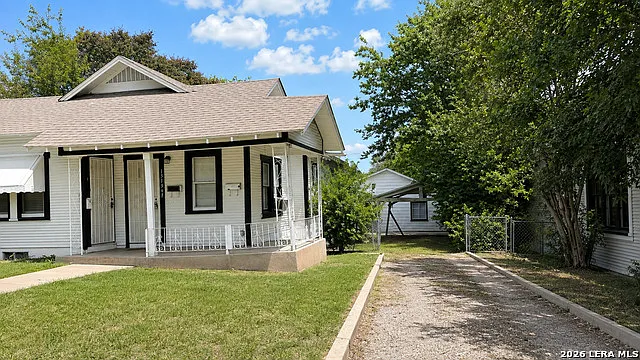 1319 Leal St #B — Photo 10