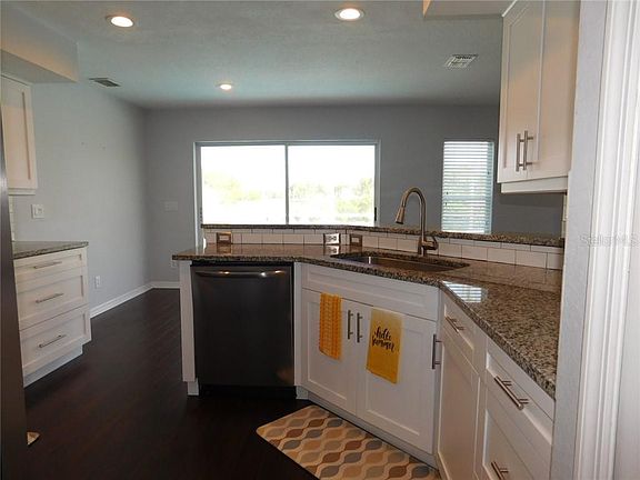 5th image of 371 Tavernier Cir