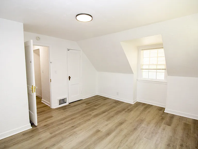 4443 Indiana Ave — Photo 7