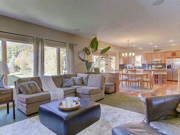 Spacious main floor is wonderful for entertaining.