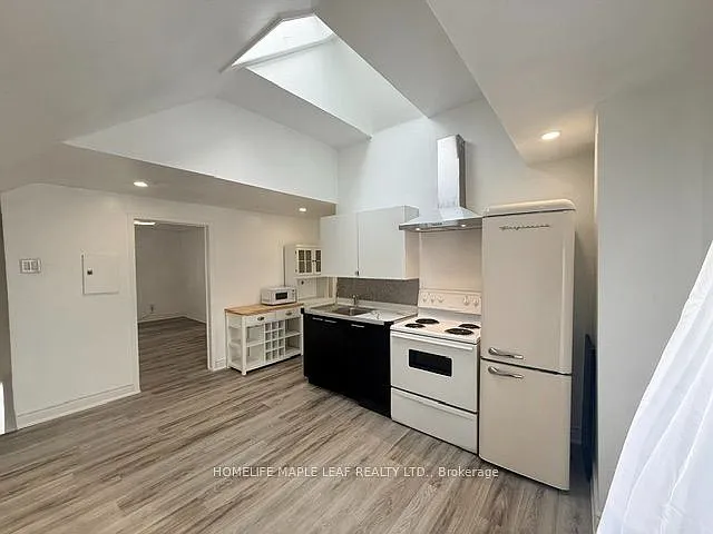 8 John St #A — Photo 2