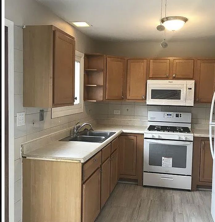 1st image of 3651 176th St