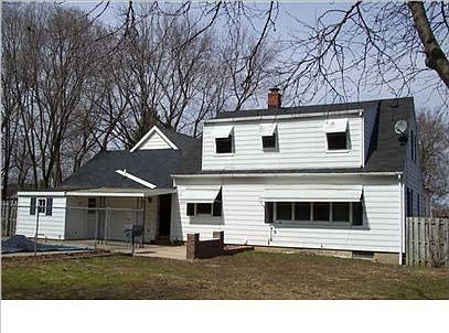 3rd image of 5427 Grand River Dr NE
