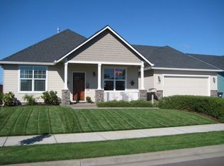 1052 Whitledge Pl, Harrisburg, OR 97446