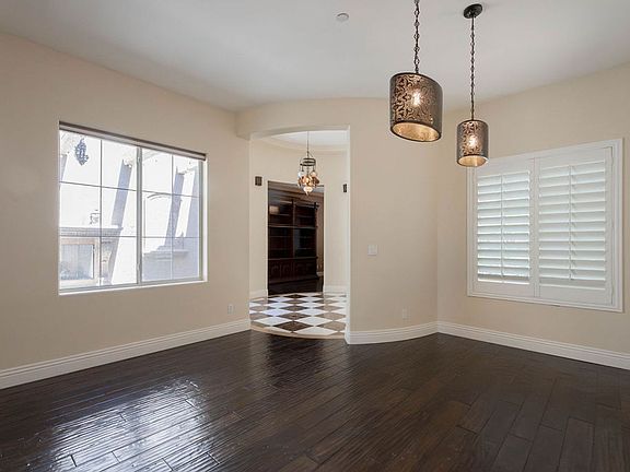 5th image of 10387 Sweet Laurel St