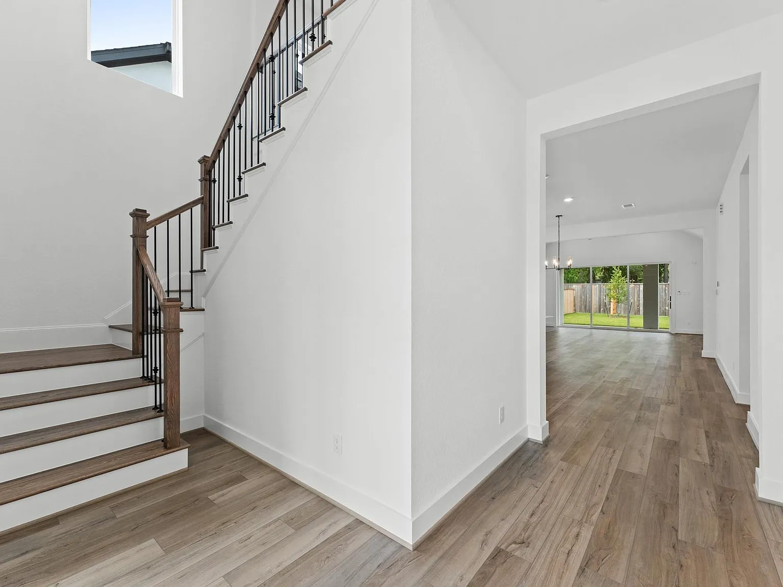 4 bed, 3.5 bath, 3104 sqft, $4,850 — Photo 4