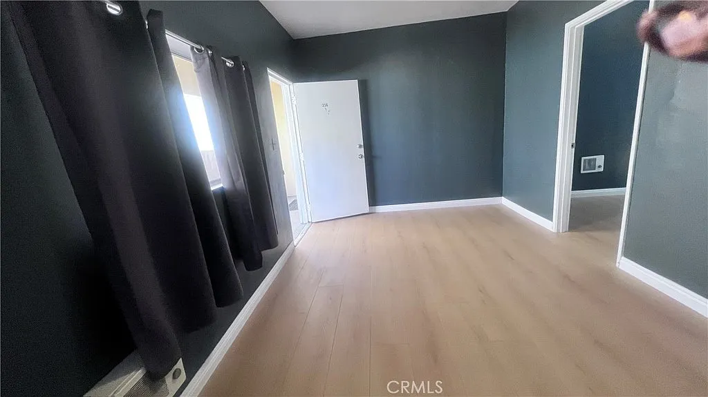 2 bed, 880 sqft, $2,200 — Photo 3