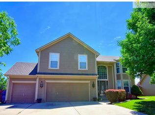 2424 NE 2nd Ter, Blue Springs, MO 64014