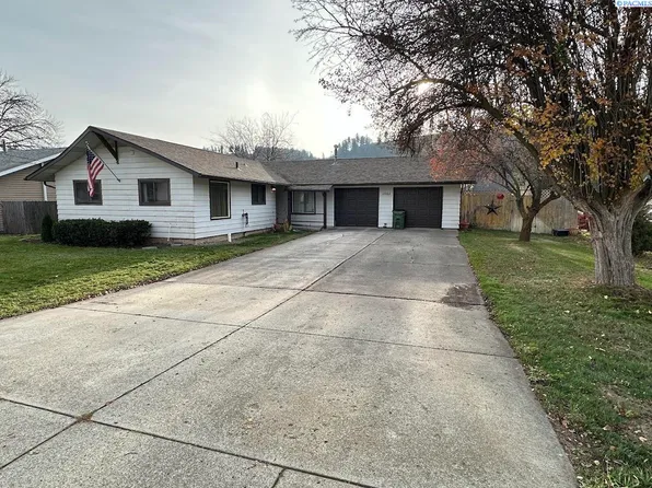 2002 Cedar St, Colfax, WA 99111