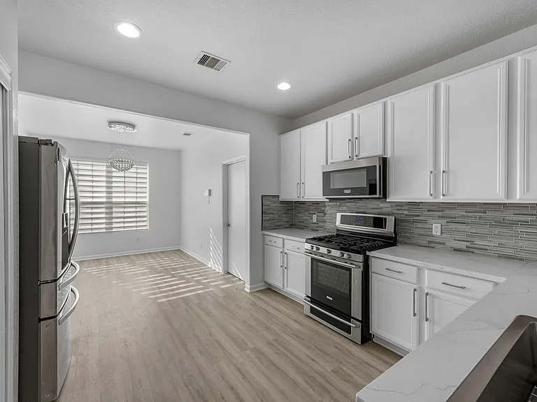 4810 Jarl Ct — Photo 3