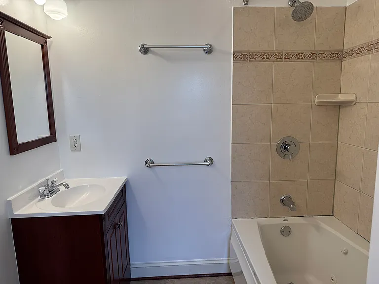 611 Quincy St NW #4 — Photo 37