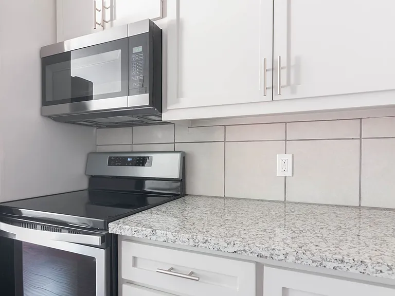 Mosaic Apartments — Photo 18