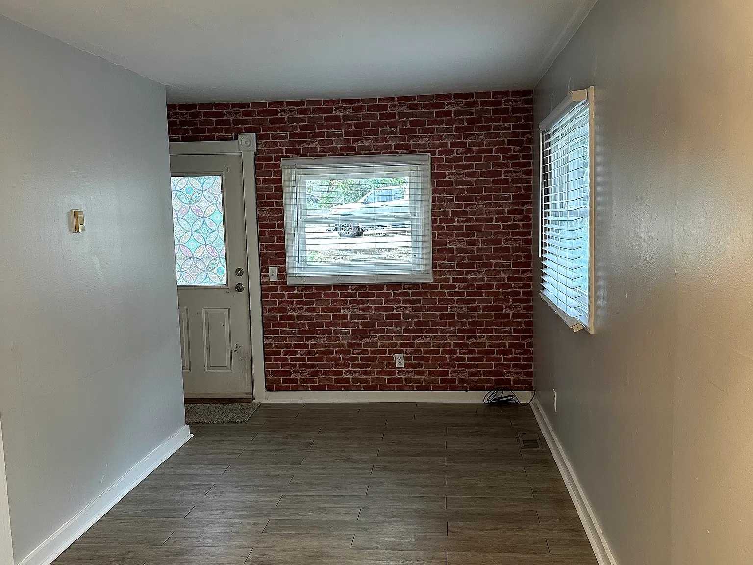 360 Locust St — Photo 3