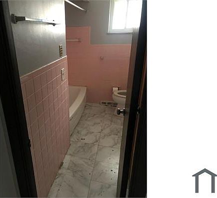 4th image of 5926 Turney Rd