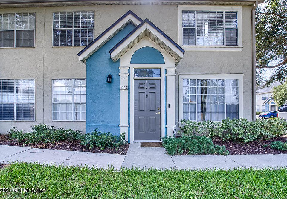 1st image of 13700 N Richmond Park Dr #1306