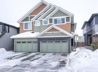 1717 Dumont Cres SW, Edmonton, AB T6W 3J2