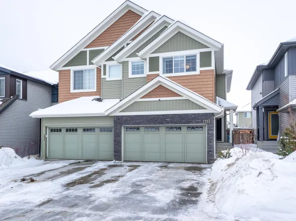 1717 Dumont Cres SW, Edmonton, AB T6W 3J2