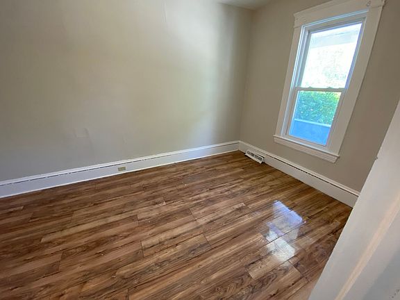 4th image of 3152 W 48th St