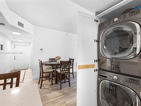 4th image of 17425 NW 75th Pl APT 107