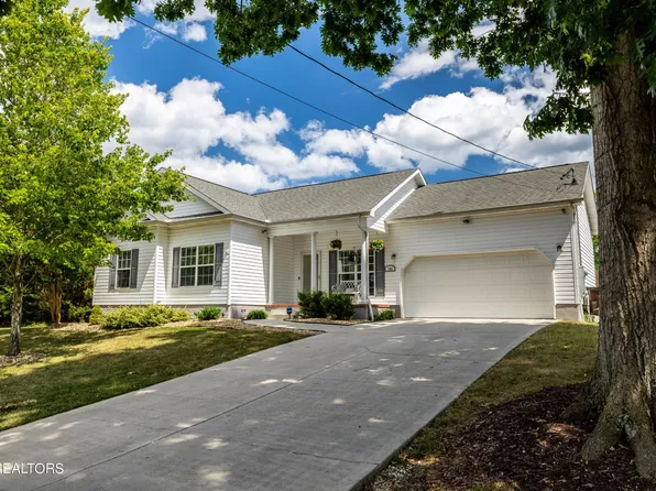 704 Centeroak Dr, Knoxville, TN 37920