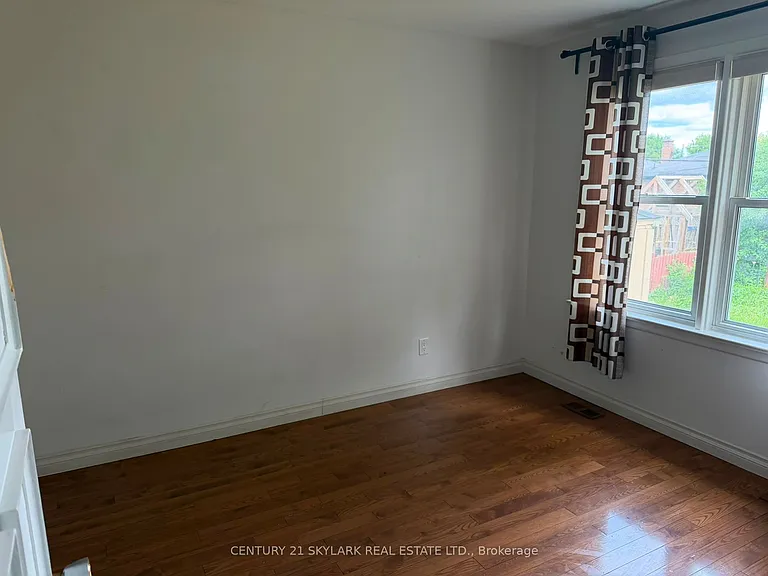 35 Cumberland Dr — Photo 12