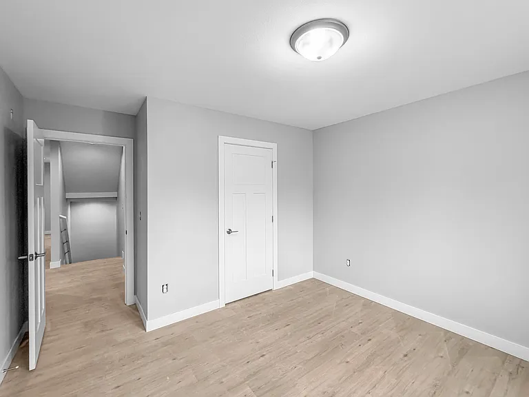 508 Cambridge St — Photo 9