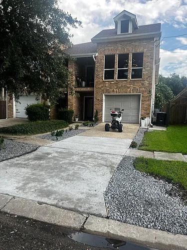 404 Stafford Pl Photo 1