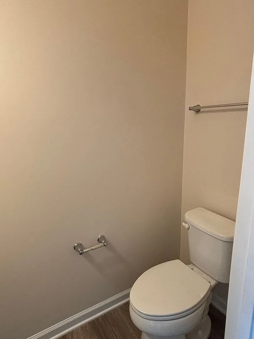 Convenient 2 Bed Townhome in Gated Community! — Photo 4