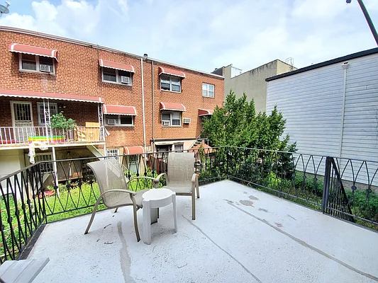 Rented by Astoria Realty | media 20